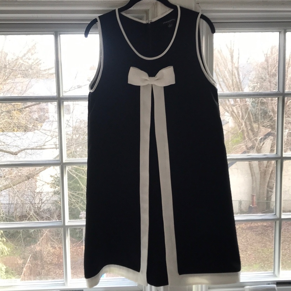 Flattering bow dress 👗